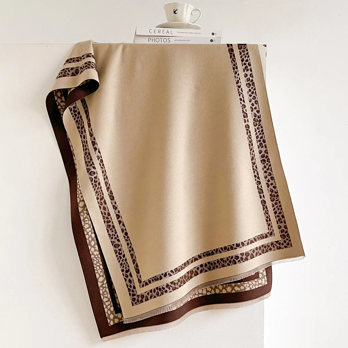 شال شتوي كبير دافئ وقابل للعكس - مراجعة Woven Scarf Blanket وسعره